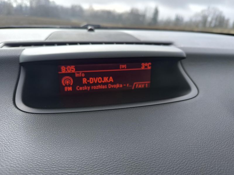 Opel Meriva (2011) 1.4  1.MAJITEL, DOLOŽENÉ KM - fotka 22 z 28