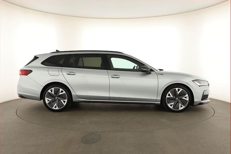 Škoda Superb (2025) 2.0 TDI, SPORTLINE, DPH - fotka 6 z 28