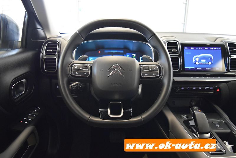 Citroën C5 Aircross HYBRID 225 ě-EAT8 165 kW-DPH - fotka 27 z 68