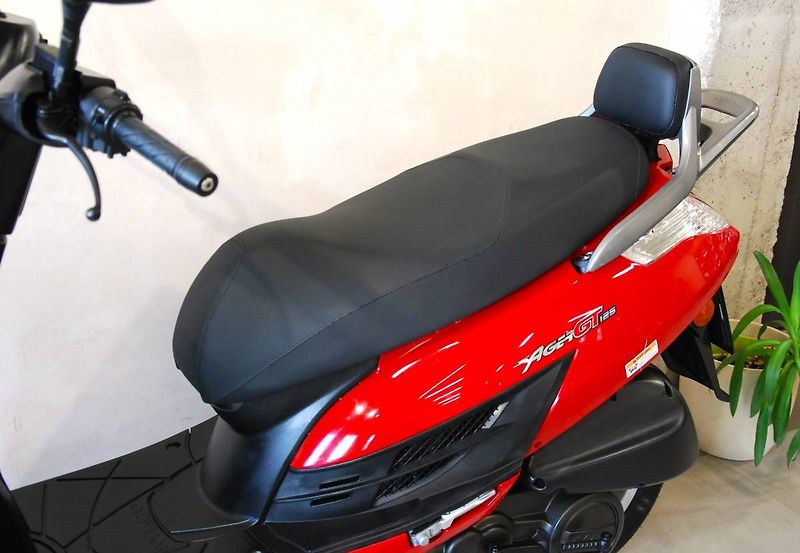 Kymco Yager GT 125 (2008) - fotka 17 z 20