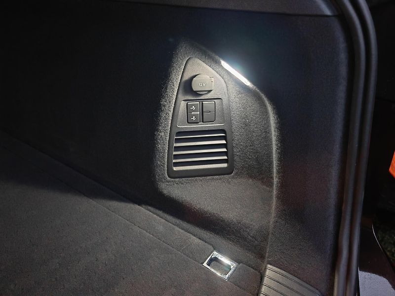 Volkswagen Touareg (2022) ČR, 1.majitel, tažné, servis - fotka 7 z 38