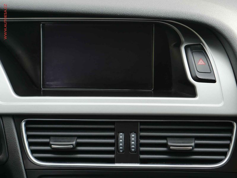 Audi A4 (2011) 2.0 TDI, AT, autoAC - fotka 11 z 16