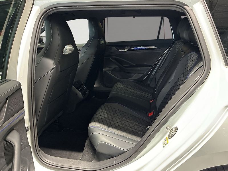 Volkswagen Passat 1.5TSI R-Line 360 NezTop Matri - fotka 10 z 24