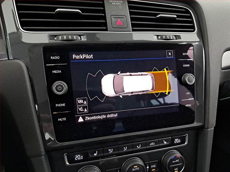 Volkswagen Golf (2020) Marathon Edition 1.0 TSI, ČR - fotka 14 z 18