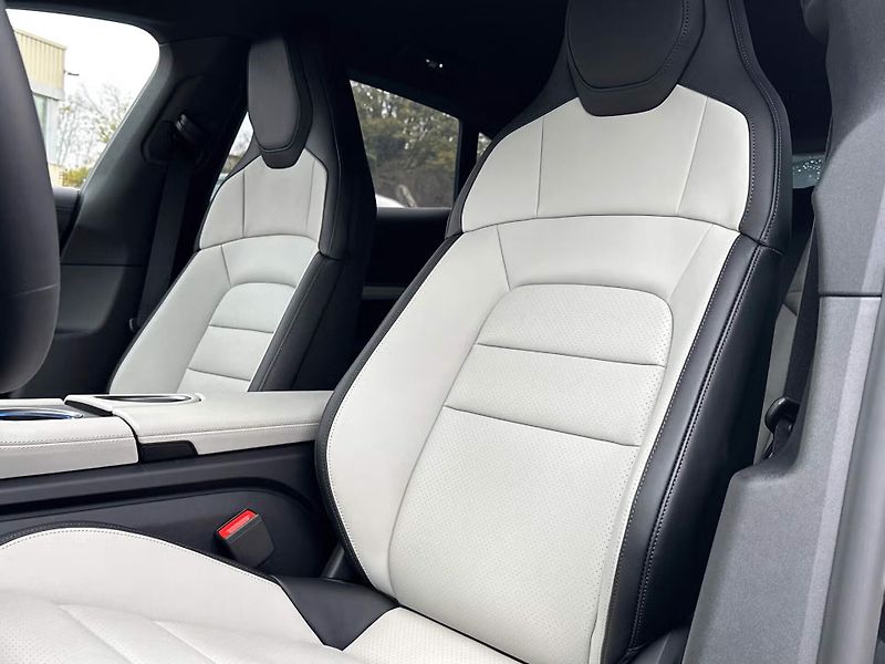Porsche Taycan Sport Turismo HuD 360 Inno Chr - fotka 9 z 20