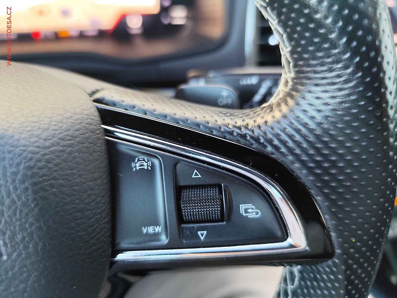 Škoda Karoq (2019) 2.0 TSi 4x4, SportLine, DSG - fotka 25 z 33