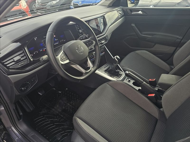 Volkswagen Taigo 1,0 TSi 70KW Life NAVI STK DPH - fotka 11 z 41