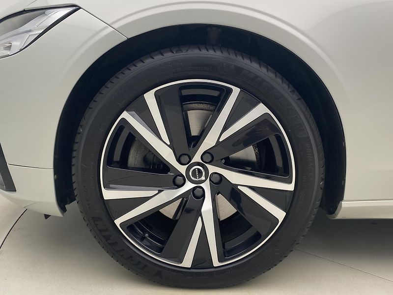 Volvo V90 B5 AWD R-DESIGN AUT CZ - fotka 41 z 53