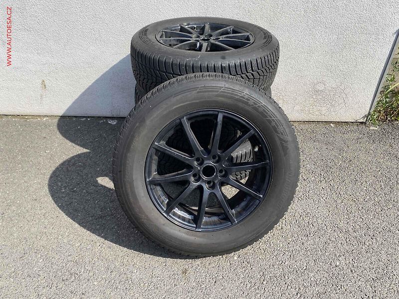 Land Rover Discovery Sport (2016) 2.0 TD4 4x4, AT, kůže - fotka 17 z 17