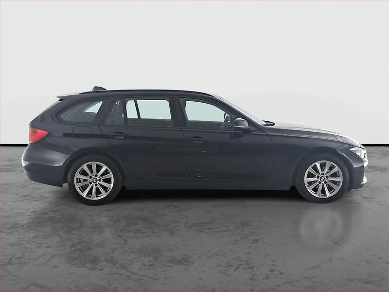 BMW Řada 3 (2013) 318 d, Xenony, Tempomat - fotka 6 z 18