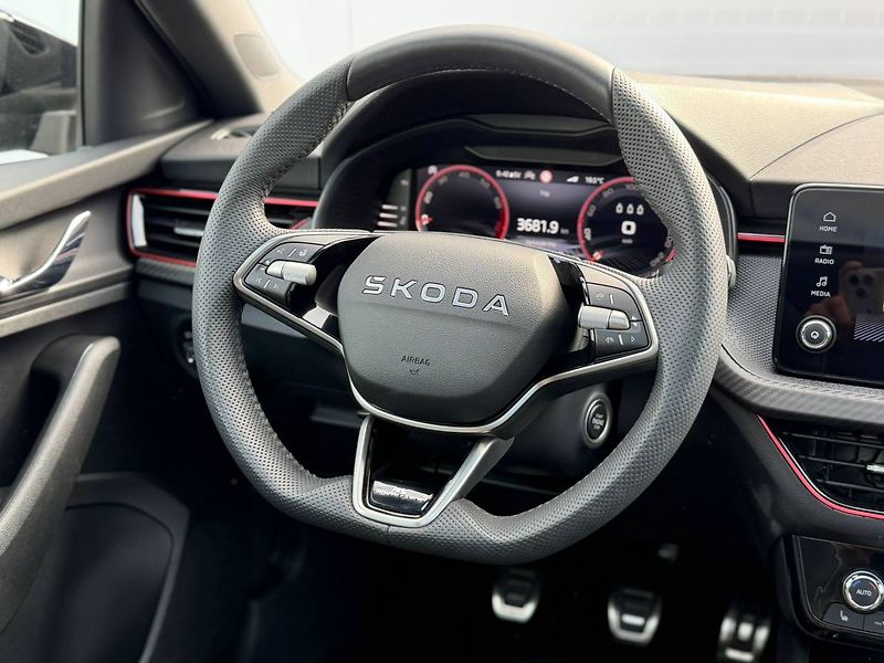Škoda Scala Monte Carlo 1,0 TSI 85 kW 6° M - fotka 30 z 41