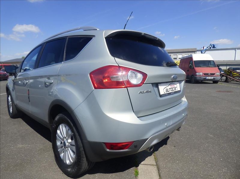 Ford Kuga 2,0 TDCI, 4x4 - fotka 7 z 47
