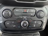 Jeep Renegade 1,3T 4xe*AWD*Distronic*Kamera - náhled 21