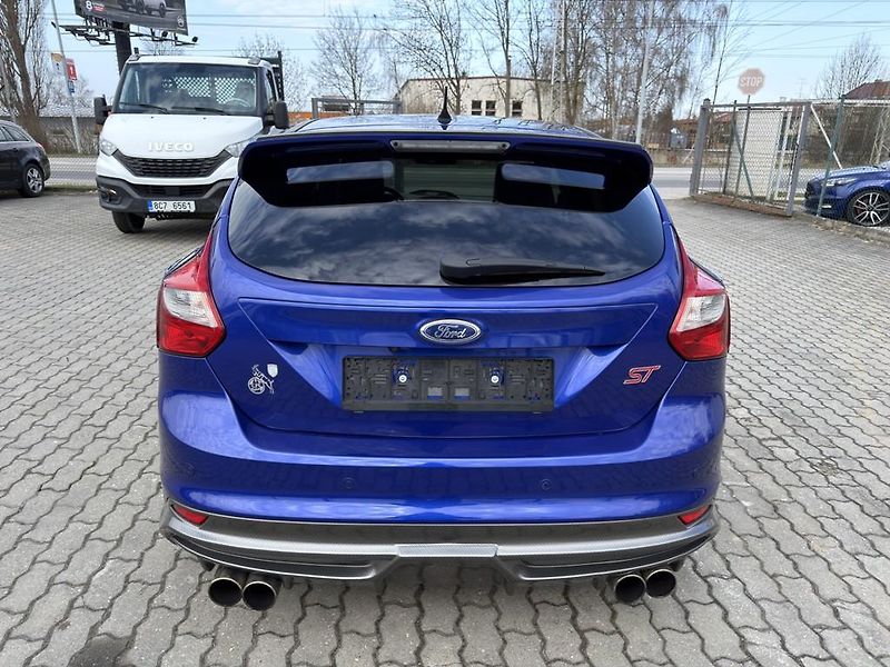 Ford Focus ST 2.0 EB 184 kW xenon, servis - fotka 4 z 25