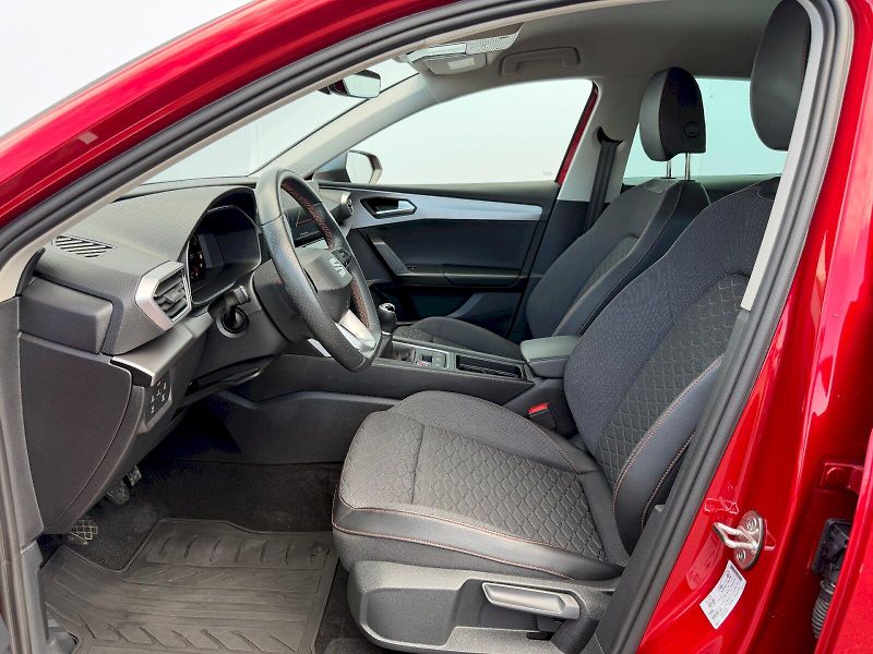 Seat Leon (2024) 1.5 TSI 110kW FR - fotka 5 z 35