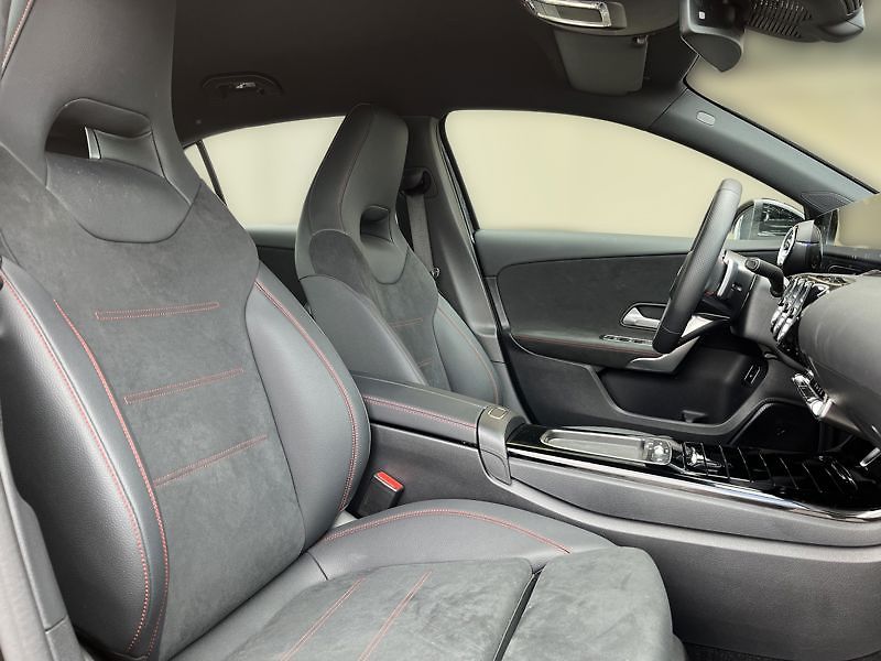 Mercedes-Benz Třídy A A-Třída 250e EQ AMG Style - fotka 16 z 21