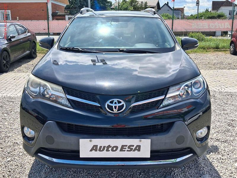 Toyota RAV4 (2014) 2.0 D-4D 4x4, AC, kůže - fotka 2 z 25