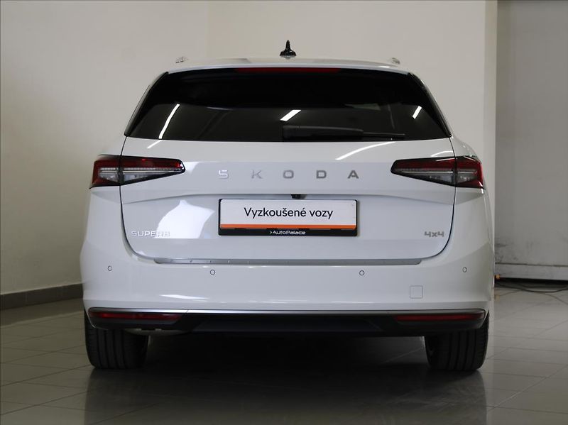 Škoda Superb 2,0 TDi 4x4 L&K Tažné Webasto - fotka 4 z 38