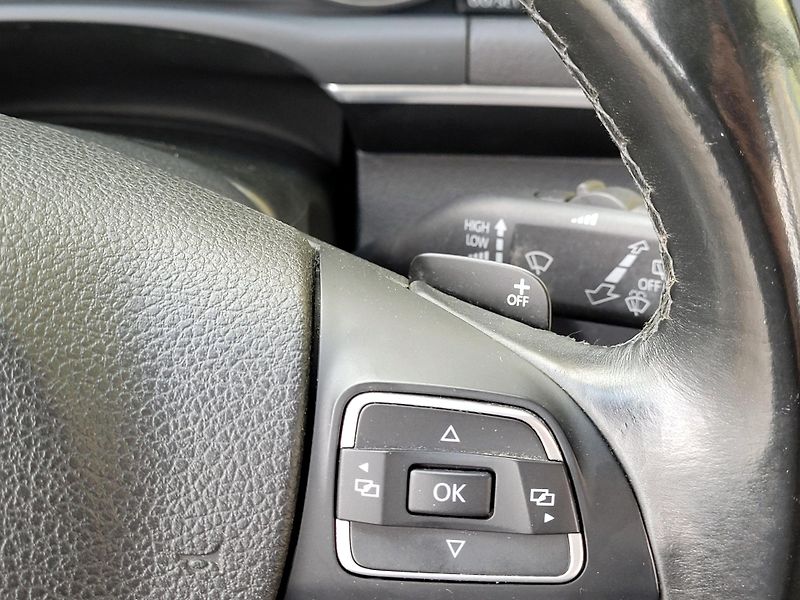 Volkswagen Touran 1,4 DSG Highline, nové ROZVODY - fotka 40 z 46