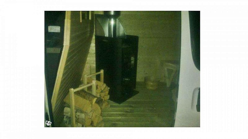 Plně funkční sauna je instalována do nákladového prostoru dodávky