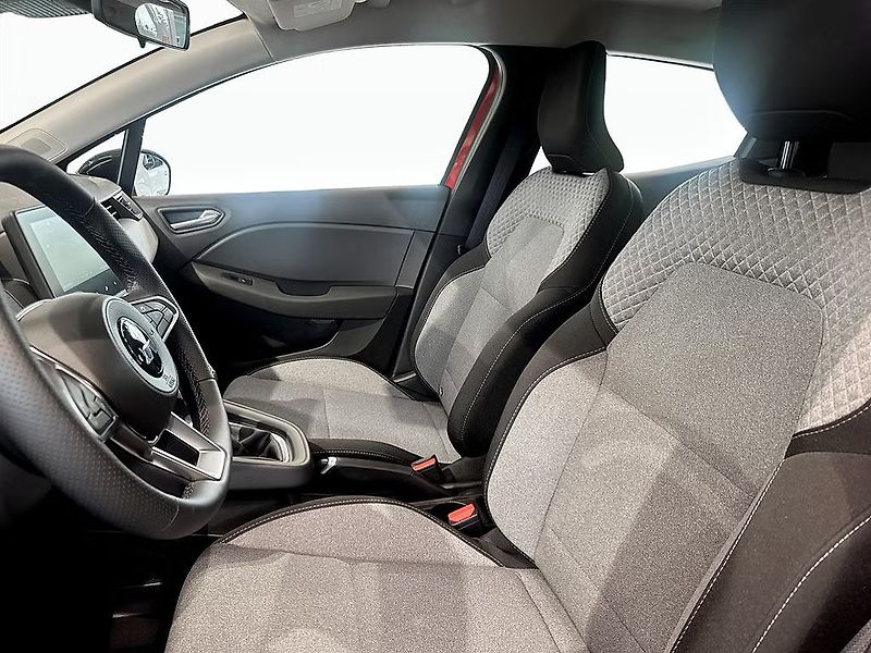 Mitsubishi Colt (2024) Invite+ 67 kW 2024 800km - fotka 8 z 15