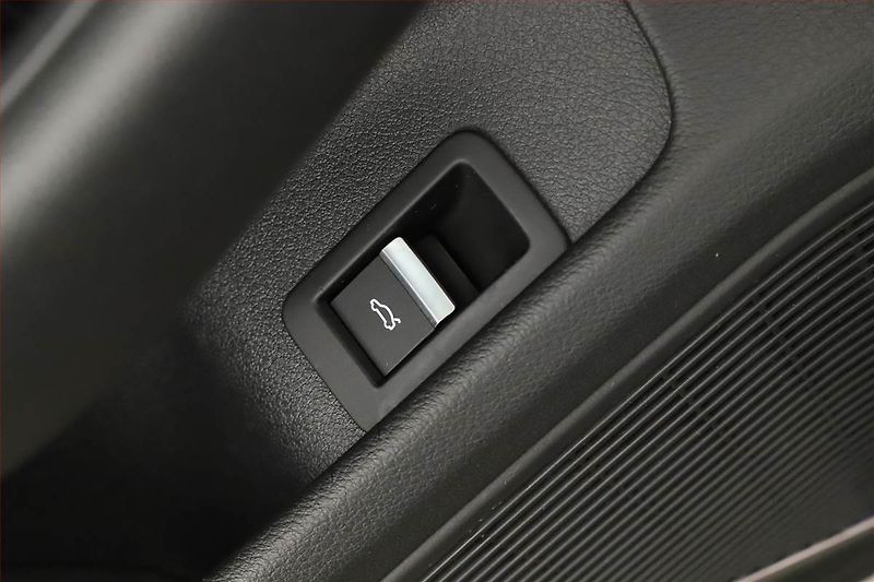 Audi A4 (2018) 40 TFSI, 4X4, Automat, ČR - fotka 10 z 20