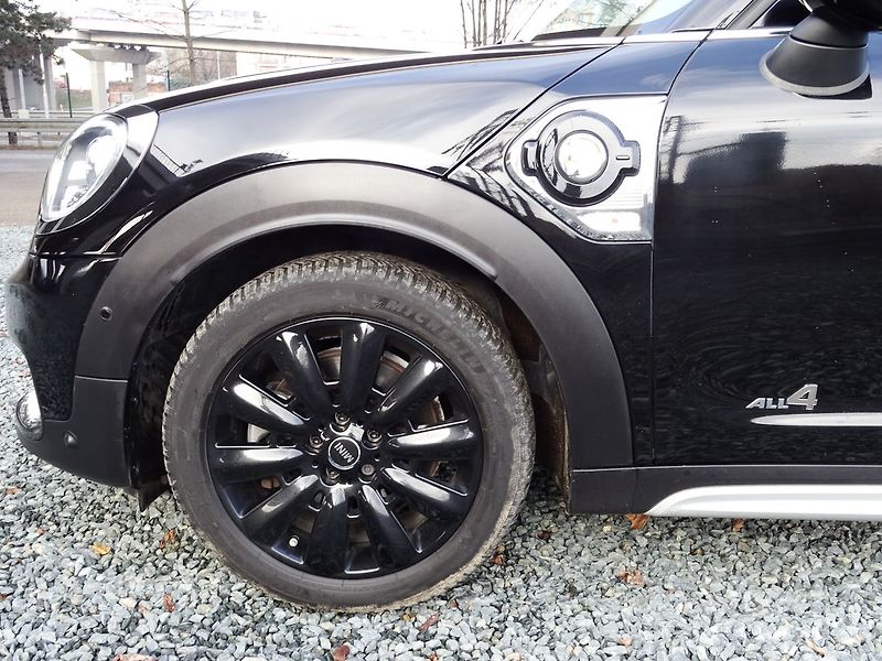 Mini Countryman Cooper 1.5 SE ALL4 A/T Hybrid - fotka 32 z 35