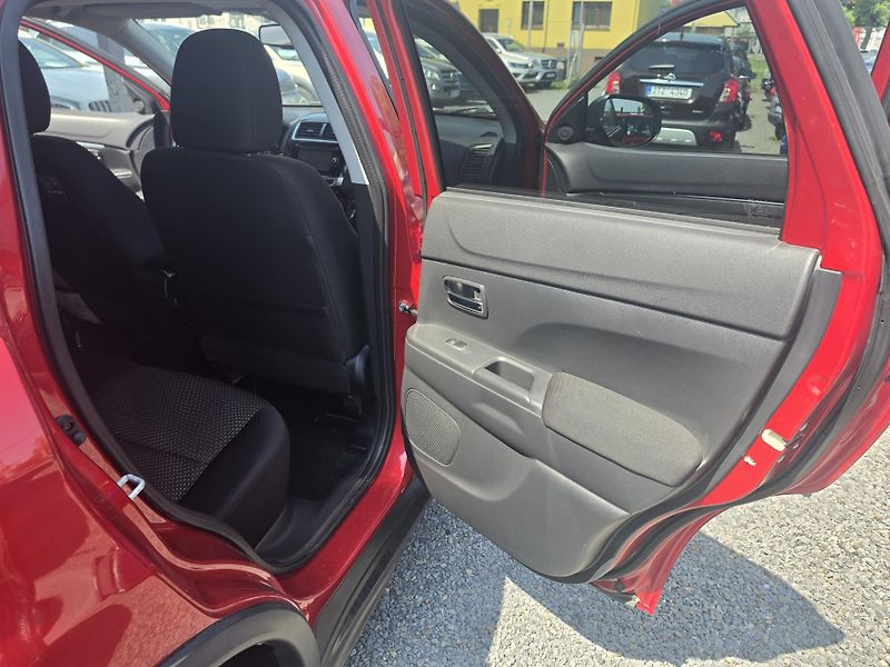 Mitsubishi ASX 1.6 i Kamera Kei - fotka 12 z 17
