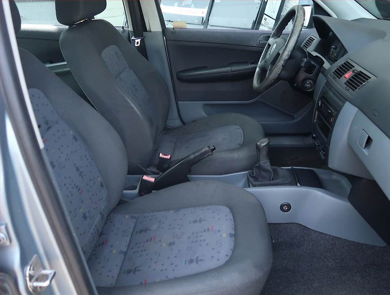 Škoda Fabia (2003) 1.2 12V, nová STK - fotka 9 z 14