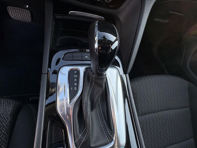 Opel Insignia 1,6 CDTi 100kW,Led,Navi,Kamera - fotka 9 z 39