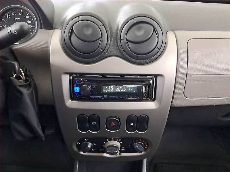 Dacia Sandero (2010) 1.2 16V, po STK, jezdí výborně - fotka 12 z 13