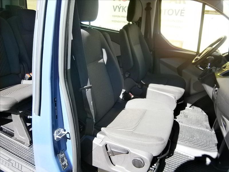 Ford Tourneo Custom 2,2 TDCi  TITANIUM - fotka 11 z 23