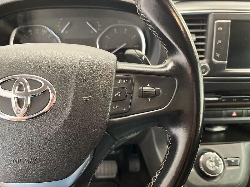 Toyota ProAce Verso Family 2.0 D 8AT Comfort NAVI - fotka 21 z 39