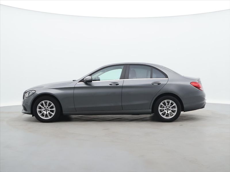 Mercedes-Benz Třídy C 2,1 220d 125kW Aut.klima Tažné - fotka 4 z 28