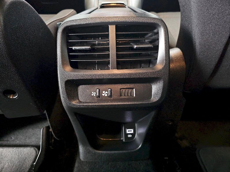 Toyota ProAce City Verso (2024) 1.2T 110k FAMILY SHORT 7S TAŽN - fotka 23 z 30