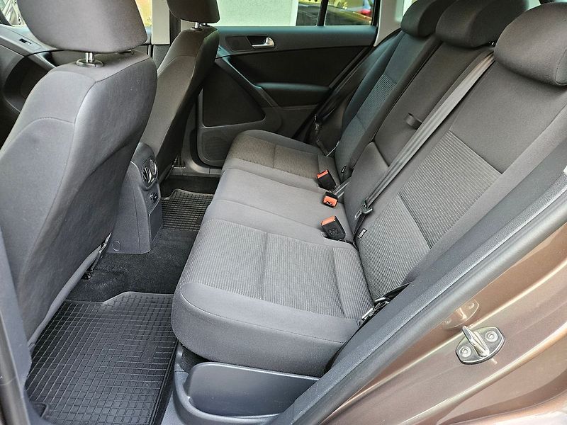 Volkswagen Tiguan 1,4 TSi, ČR, 1.maj, serv.kn. - fotka 27 z 40