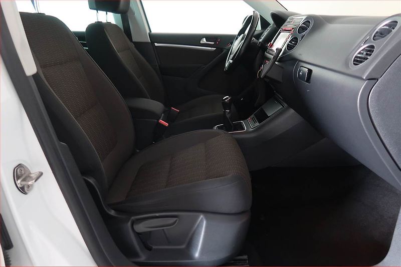 Volkswagen Tiguan (2014) 2.0 TDI, Navi, Park. senzory - fotka 9 z 18