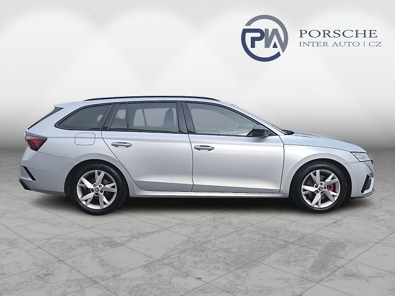 Škoda Octavia RS 2.0 TDI DSG - fotka 21 z 22