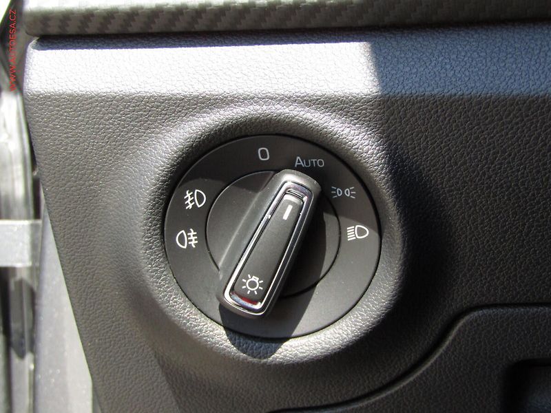 Škoda Kamiq (2025) 1.5 TSi, ČR, Monte Carlo, LED - fotka 12 z 22