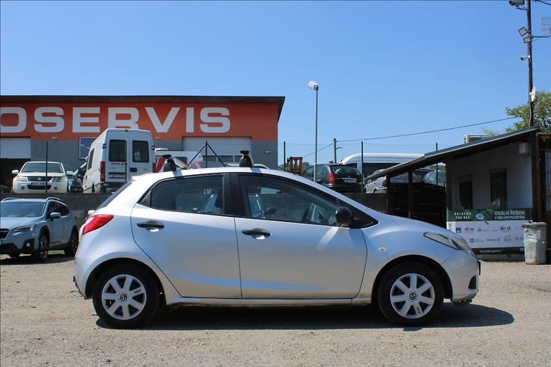 Mazda 2 1,3 i  STK 3/2027, KLIMA - fotka 4 z 20