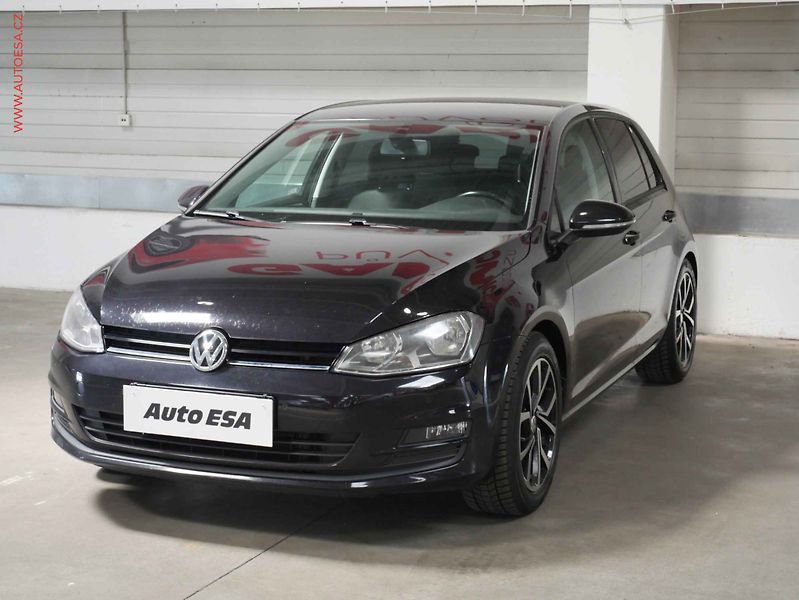 Volkswagen Golf (2014) 2.0 TDi, ČR, AC, tempo - fotka 3 z 19