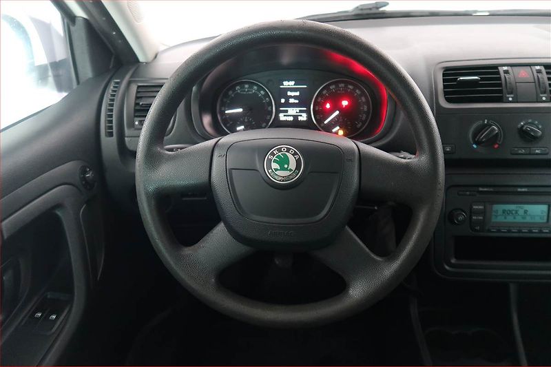 Škoda Fabia (2012) 1.6 TDI, Tažné, rezervace - fotka 15 z 15