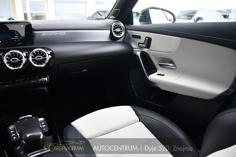 Mercedes-Benz CLA AMG 35 KESSY PANO 4MATIC - fotka 22 z 58
