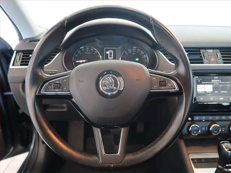 Škoda Octavia (2016) 1.6 TDI, Automat, Navi - fotka 14 z 14