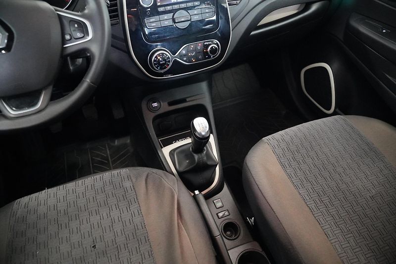 Renault Captur - fotka 21 z 24