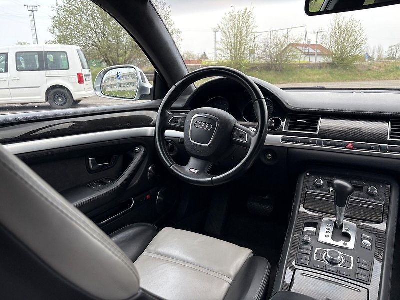Audi S8 (2008) Audi S8, 5.2V10 331kW - fotka 19 z 21