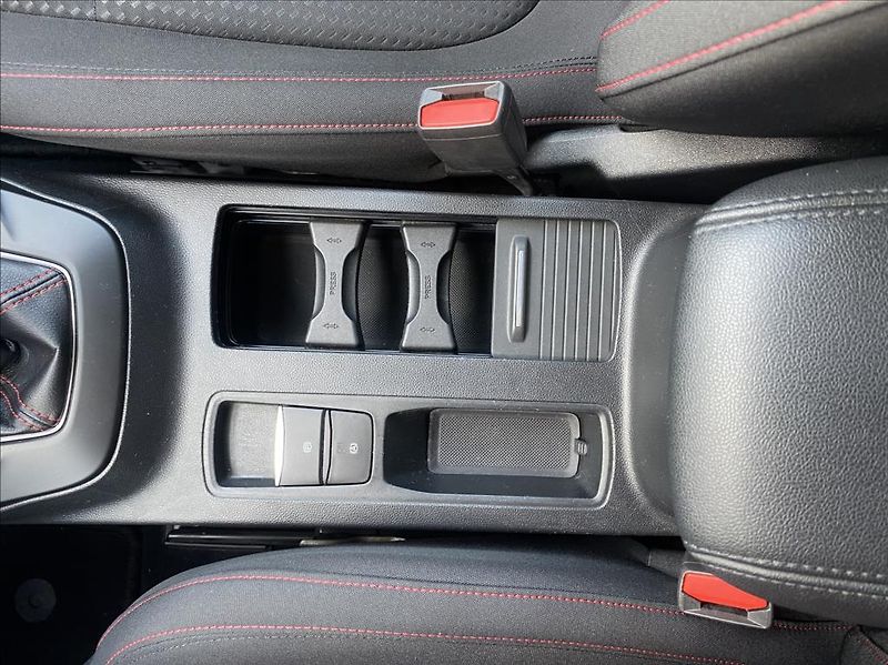 Ford Focus 1,5 TDCi  ST-line / záruka - fotka 35 z 42