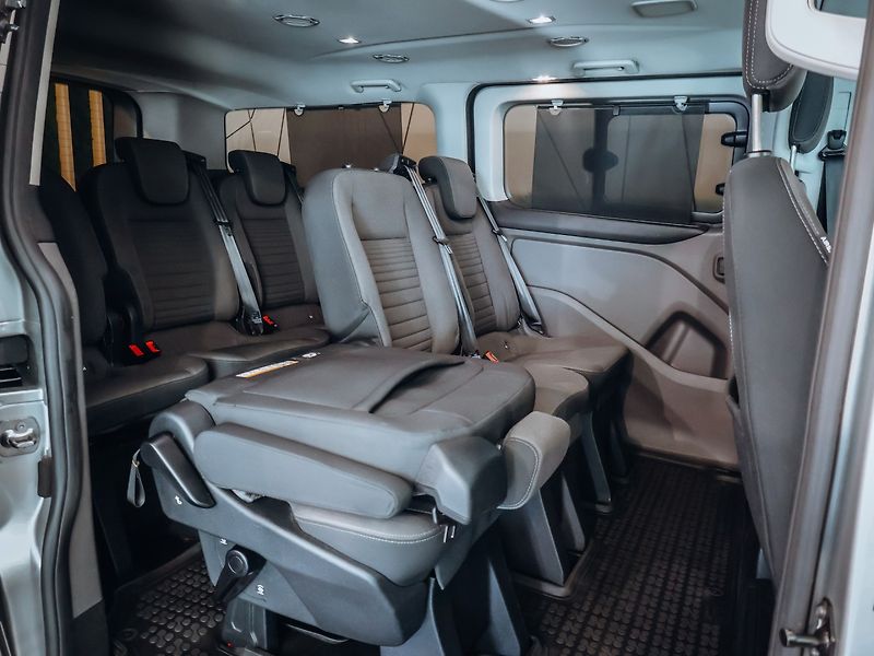Ford Tourneo Custom 2.0TDCi Titanium AT 125 kW L2 - fotka 25 z 27