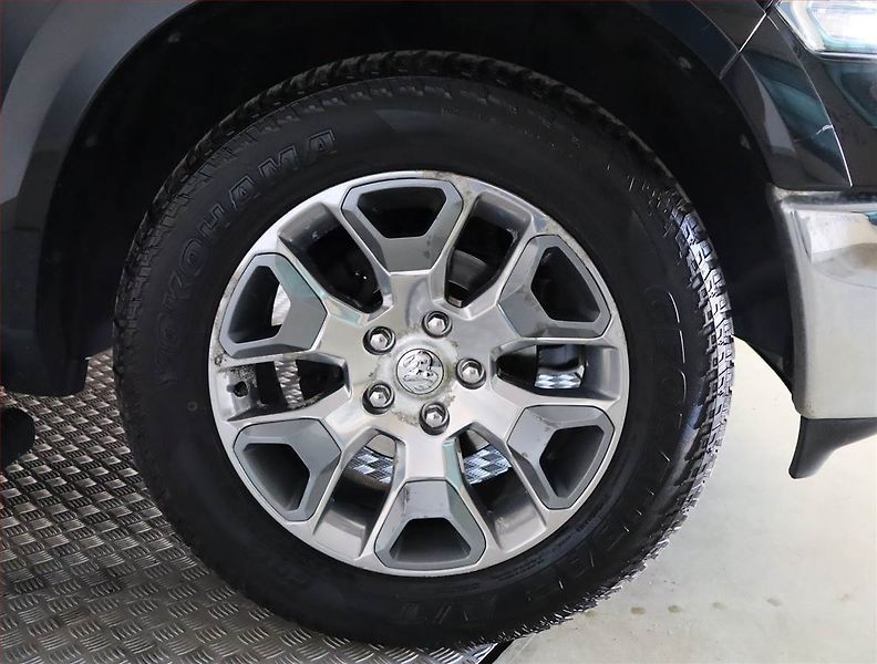 Dodge RAM (2018) 5.7 V8 HEMI - fotka 15 z 23