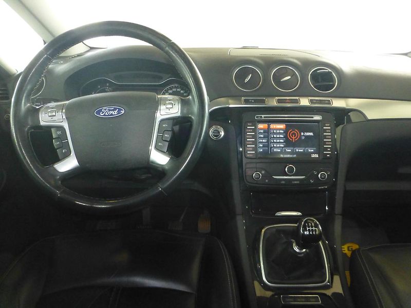Ford S-MAX (2011) 2,2TDCI-147KW*VYHŘ.SEDADLA - fotka 16 z 25